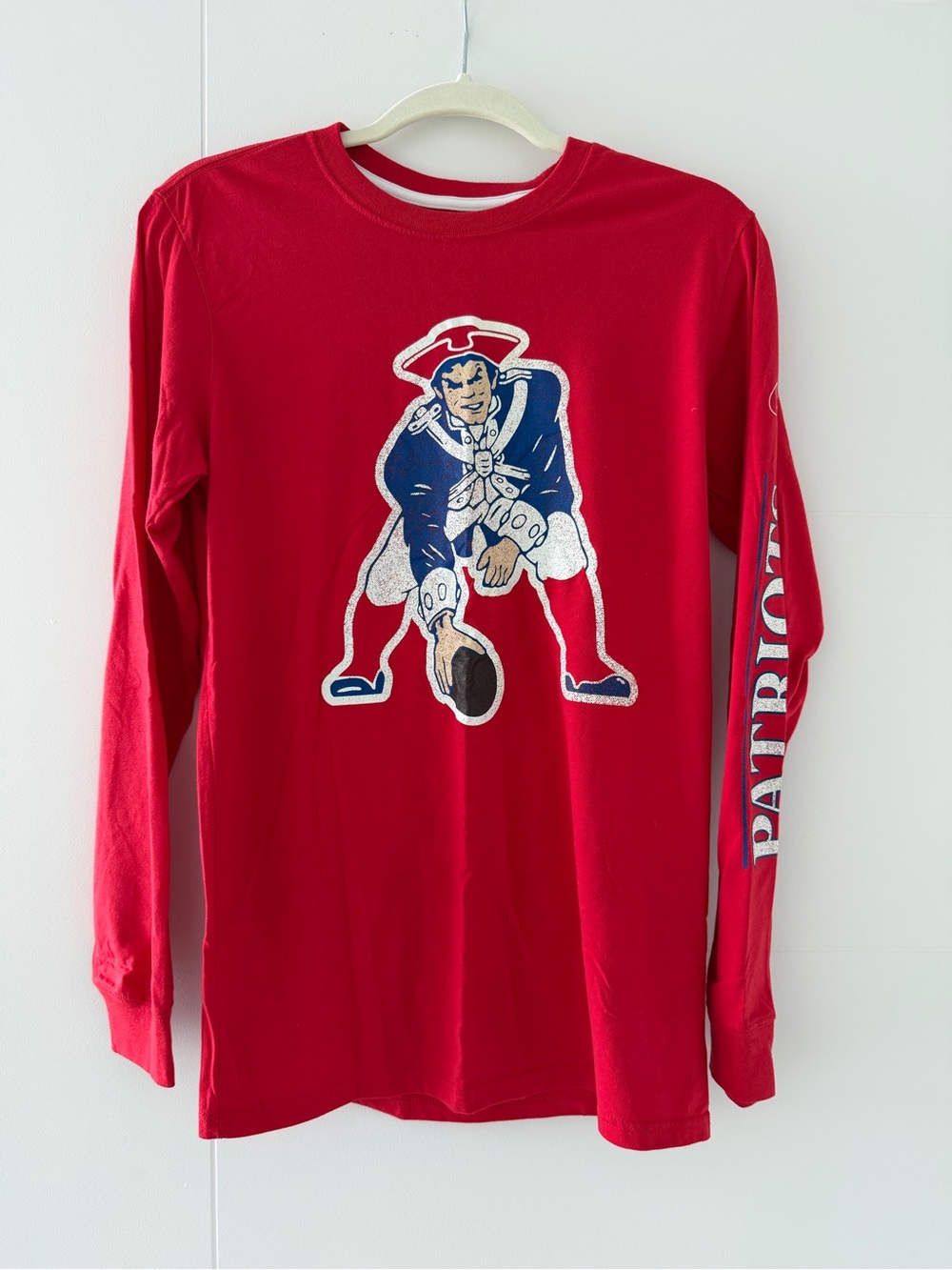 Nike Red Long-Sleeve Patriots Center Graphic Tee - Men